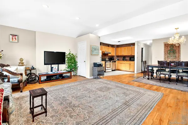 119-23 7th AVE, College Point, NY 11356