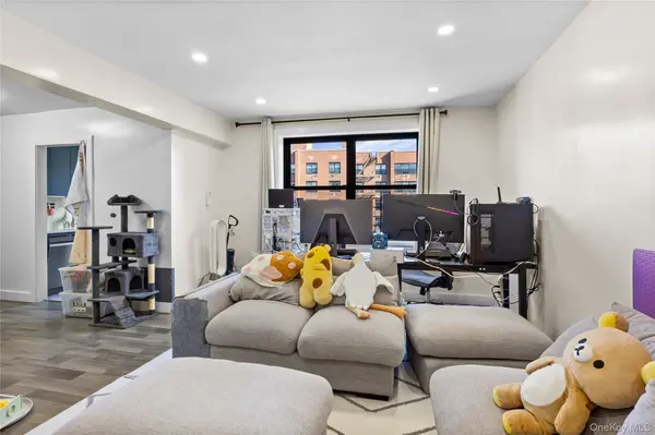 21208 75th AVE #6D, Oakland Gardens, NY 11364