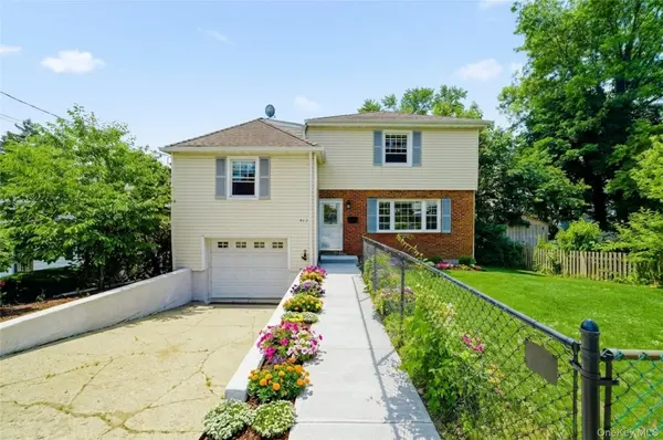 342 Roberts AVE, Yonkers, NY 10703