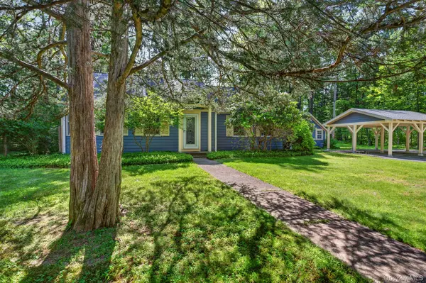 18 Playhouse LN, Woodstock, NY 12498