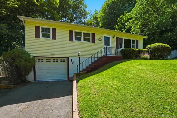 30 Olympus RD, Highland Mills, NY 10930