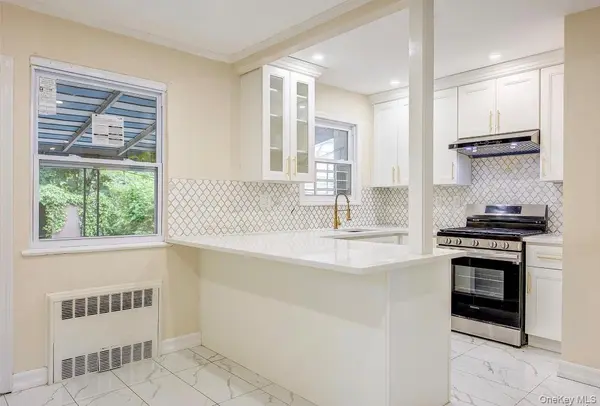 164-38 76th RD, Fresh Meadows, NY 11366