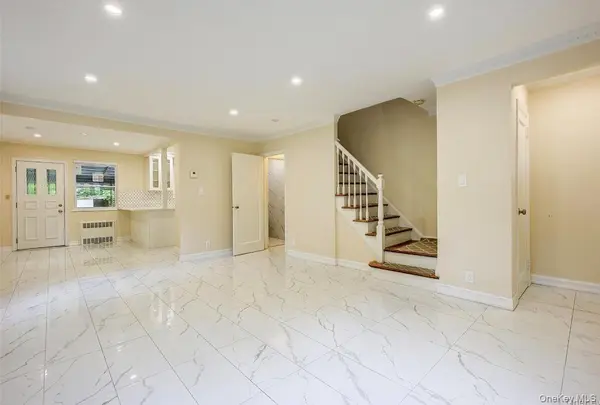 164-38 76th RD, Fresh Meadows, NY 11366