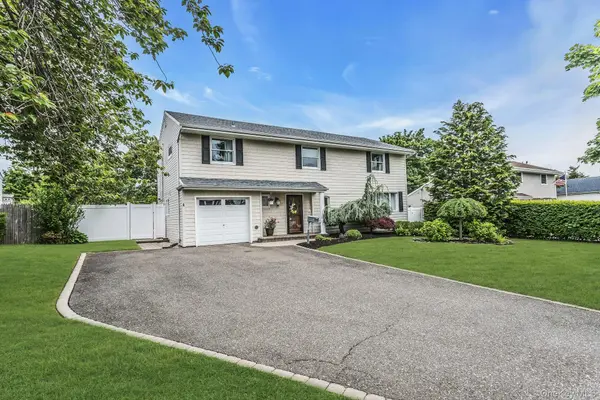 95 Rumford RD, Kings Park, NY 11754