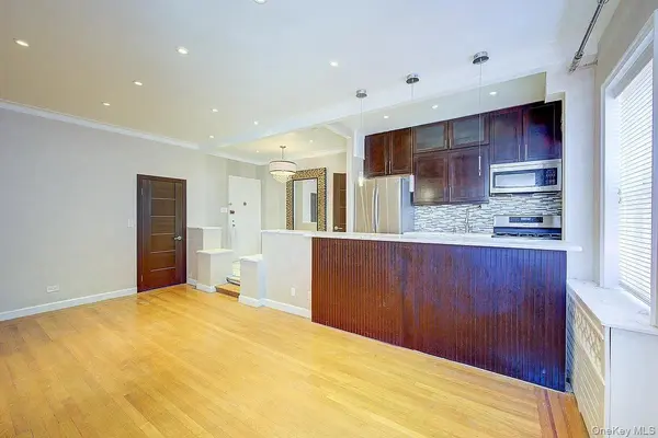 76-36 113 ST #6F, Forest Hills, NY 11375