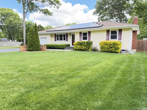 147 Hounslow RD, Shirley, NY 11967