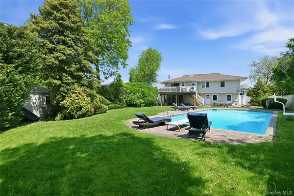 2998 Joyce LN, Merrick, NY 11566