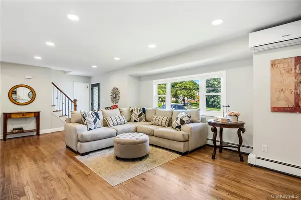 434 W Main ST, Huntington, NY 11743