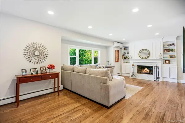 434 W Main ST, Huntington, NY 11743