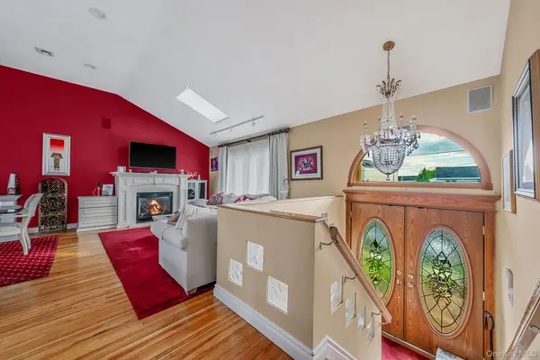 3075 Hewlett AVE, Merrick, NY 11566
