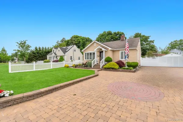 12 Avenue K, Kings Park, NY 11754
