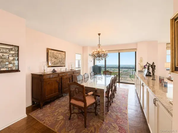 27010 Grand Central Pkwy #21D, Floral Park, NY 11005