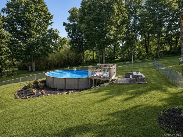 20 County Highway 17, Thompson Ridge, NY 12566