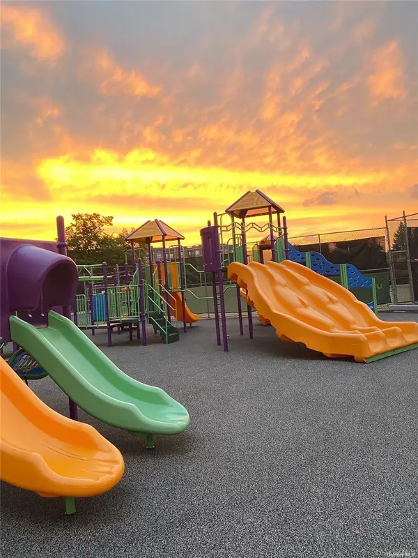 2 Bay Club DR #6G, Bayside, NY 11360