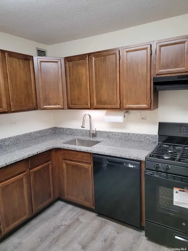 2 Bay Club DR #6G, Bayside, NY 11360