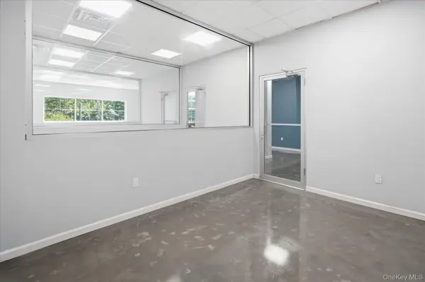 421 N Country RD #4, Saint James, NY 11780