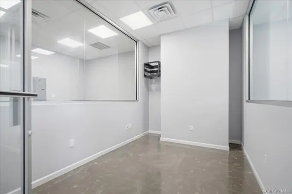 421 N Country RD #4, Saint James, NY 11780