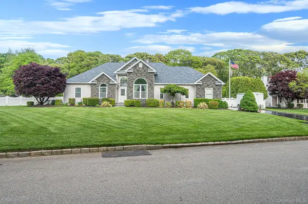41 Paige LN, Moriches, NY 11955