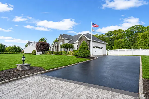 41 Paige LN, Moriches, NY 11955