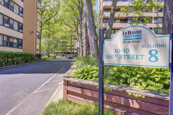 10-10 166th ST #5D, Whitestone, NY 11357