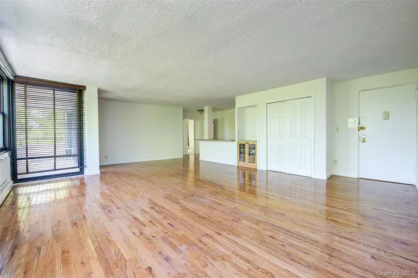 10-10 166th ST #5D, Whitestone, NY 11357