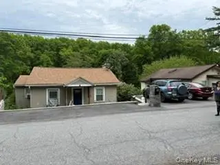 16 Willowbrook HTS, Wappingers Falls, NY 12603