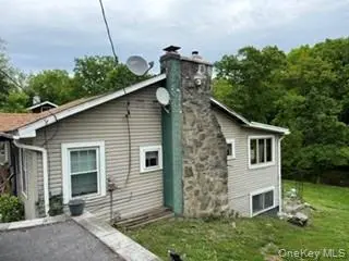 16 Willowbrook HTS, Wappingers Falls, NY 12603