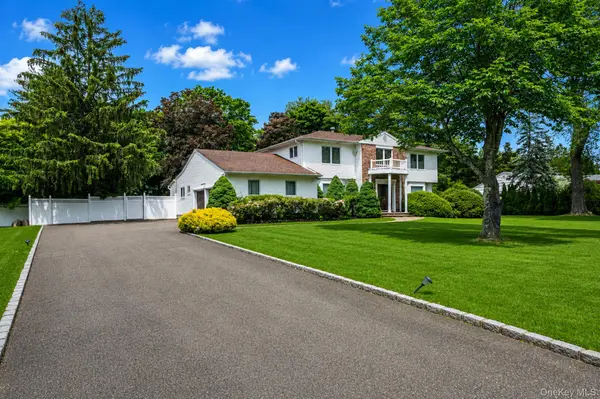35 High Pasture CIR, Dix Hills, NY 11746