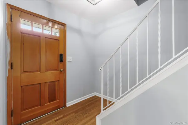2 Clifford PL, Harrison, NY 10528