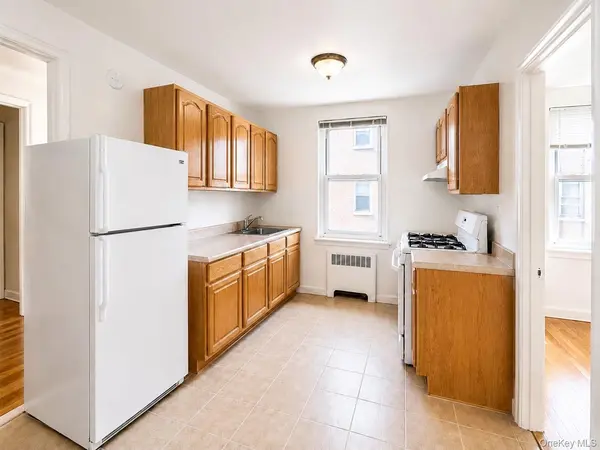 30-11 Parsons BLVD #4O, Flushing, NY 11354