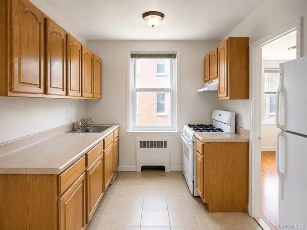 30-11 Parsons BLVD #4O, Flushing, NY 11354