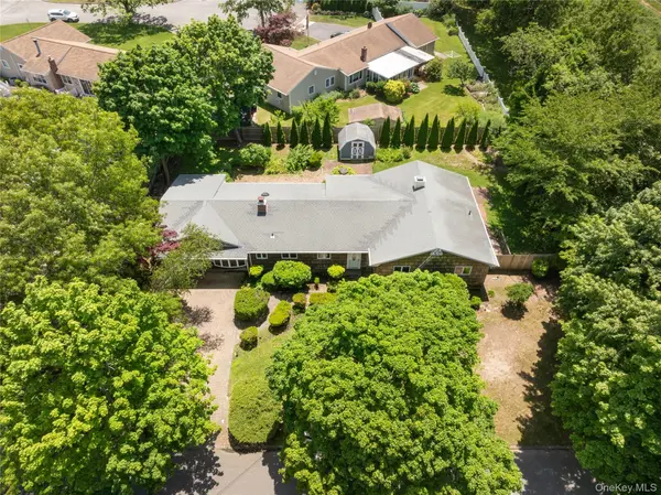 4 N Balin CT, South Setauket, NY 11720