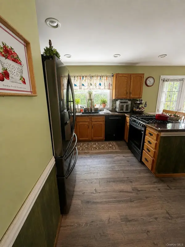 533, 531, 529 Montauk HWY, Westhampton Beach, NY 11978