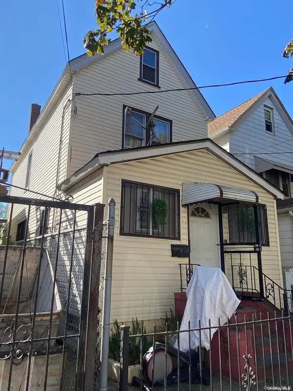 103-16 89th ST, Ozone Park, NY 11417