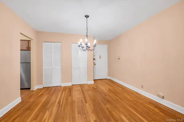19 Schenck AVE #1G, Great Neck, NY 11021