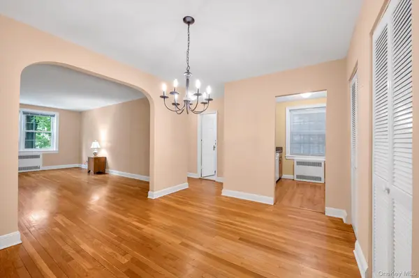 19 Schenck AVE #1G, Great Neck, NY 11021