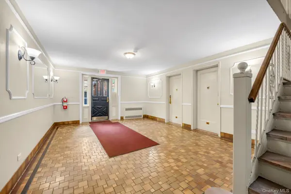 19 Schenck AVE #1G, Great Neck, NY 11021