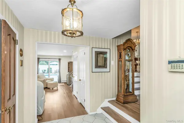 323 Richard ST, West Hempstead, NY 11552