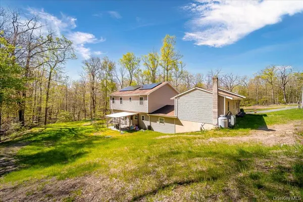 80 Jones RD, Pine Bush, NY 12566