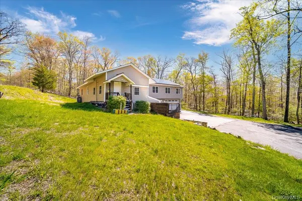 80 Jones RD, Pine Bush, NY 12566