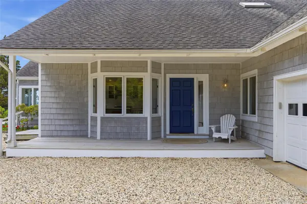 90 Peconic AVE, Shelter Island, NY 11964