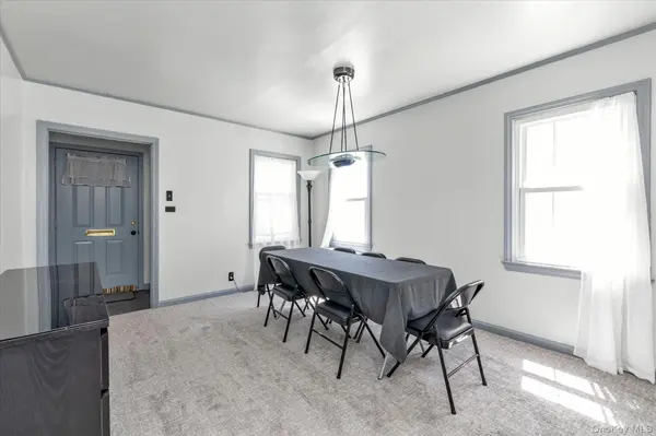 206 Arlington ST, Mineola, NY 11501