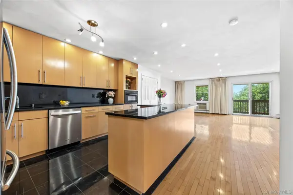 207-23 Darren DR #2nd Floor, Bayside, NY 11360