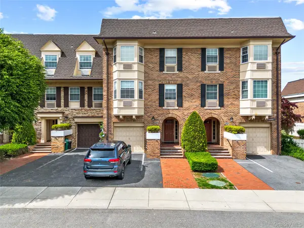 207-23 Darren DR #2nd Floor, Bayside, NY 11360