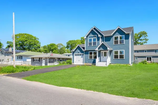 77 Carlton AVE, Mastic, NY 11950