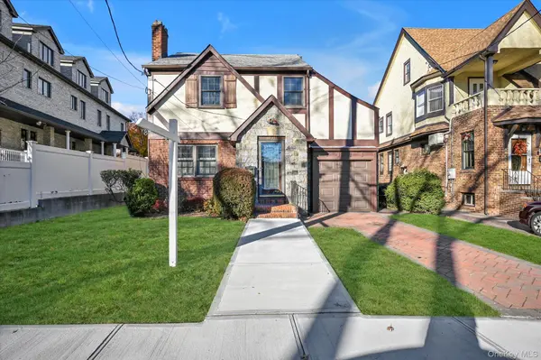 85-11 Eton ST, Jamaica Estates, NY 11432
