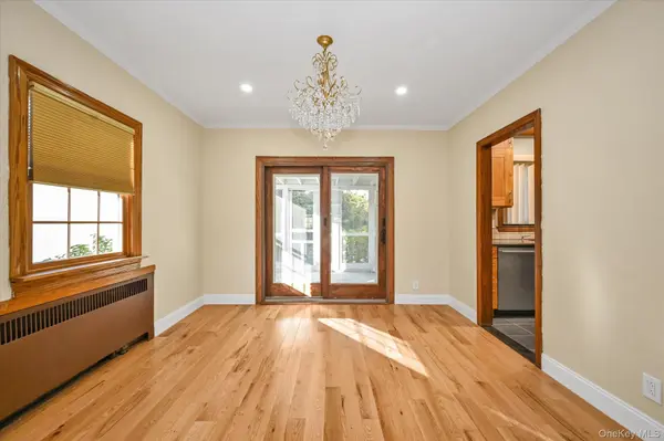 85-11 Eton ST, Jamaica Estates, NY 11432