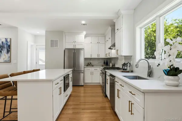 134 Murray AVE, Port Washington, NY 11050