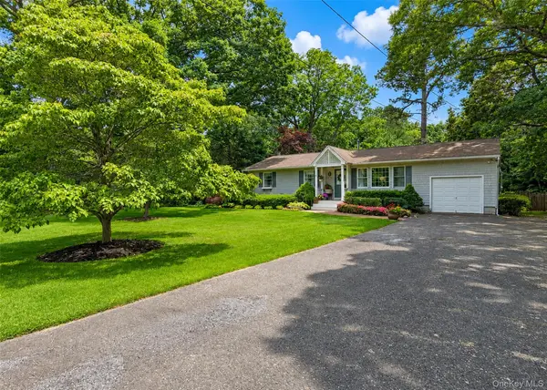 816 Blair ST, Bohemia, NY 11716