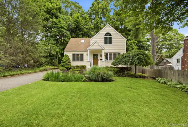 71 E 17th ST, Huntington Station, NY 11746
